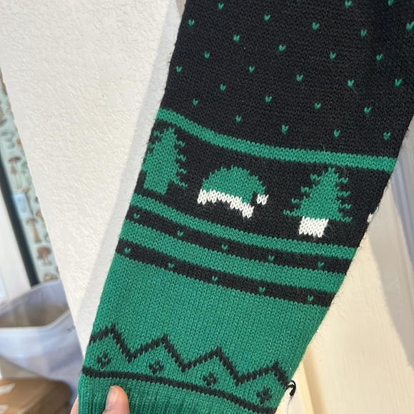 Christmas Donkey Kong Abominable Snowman Sweater - Picture 4 of 5